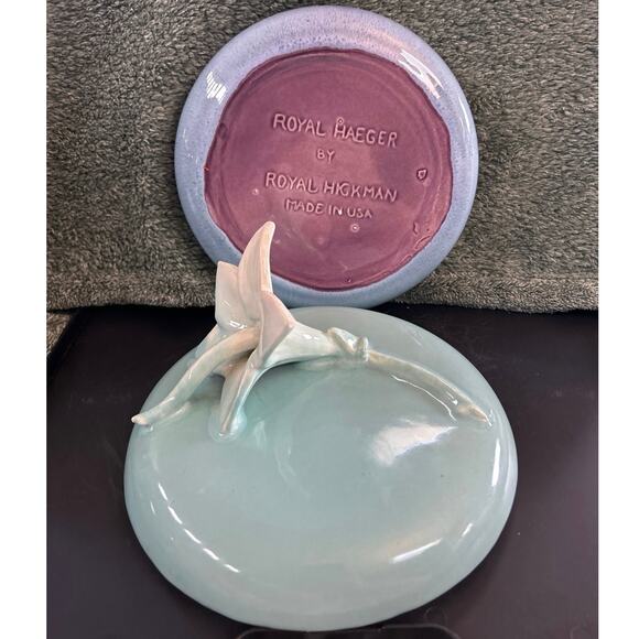 Royal Haeger Pastel Blue and Purple Covered Dish Lily Single Stamen Lid - Picture 7 of 10